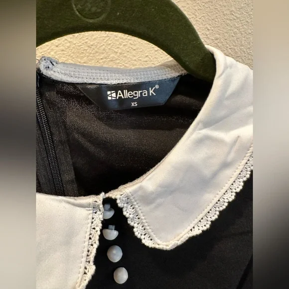 Wednesday Addams Family Costume Size XS Spirit Halloween - Picture 4 of 4